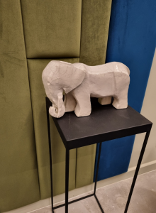Sculpture éléphant en raku par Anne RABION Sculpture éléphant en raku par Anne RABION